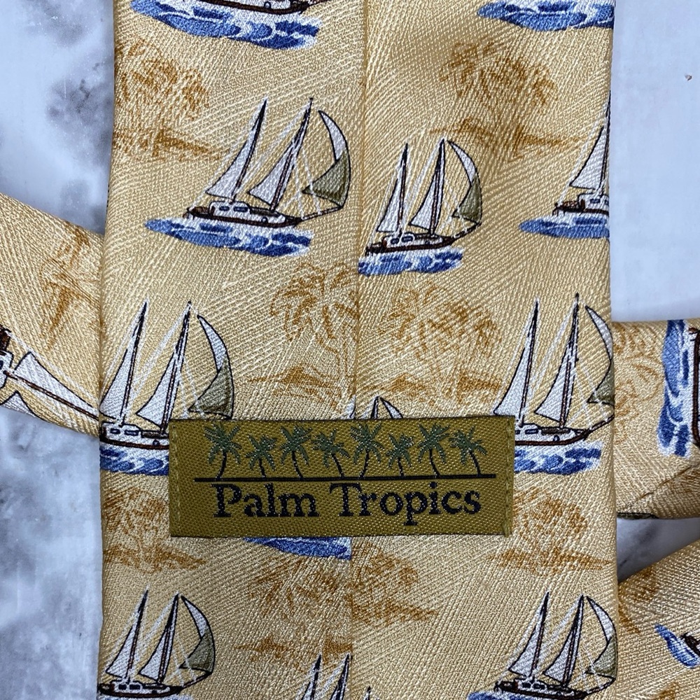 PALM TROPICS Mens Tie SAILBOATS And PALM TREES Gold 3.75” X 61”